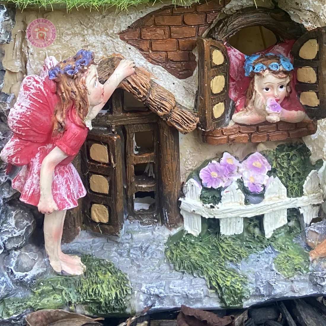 Solar Fairy Cottage with Butterfly & Fairies - Image 5